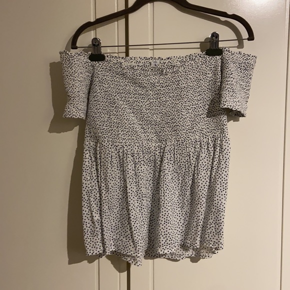 Old Navy polka dot top - Picture 3 of 9